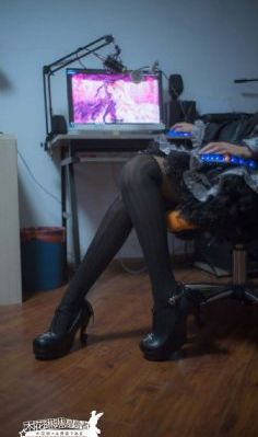 剪刀手美少女